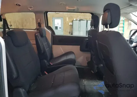 2010 Dodge Grand Caravan Hero z USA, uszkodzony, nr VIN 2D4RN3D14AR389300